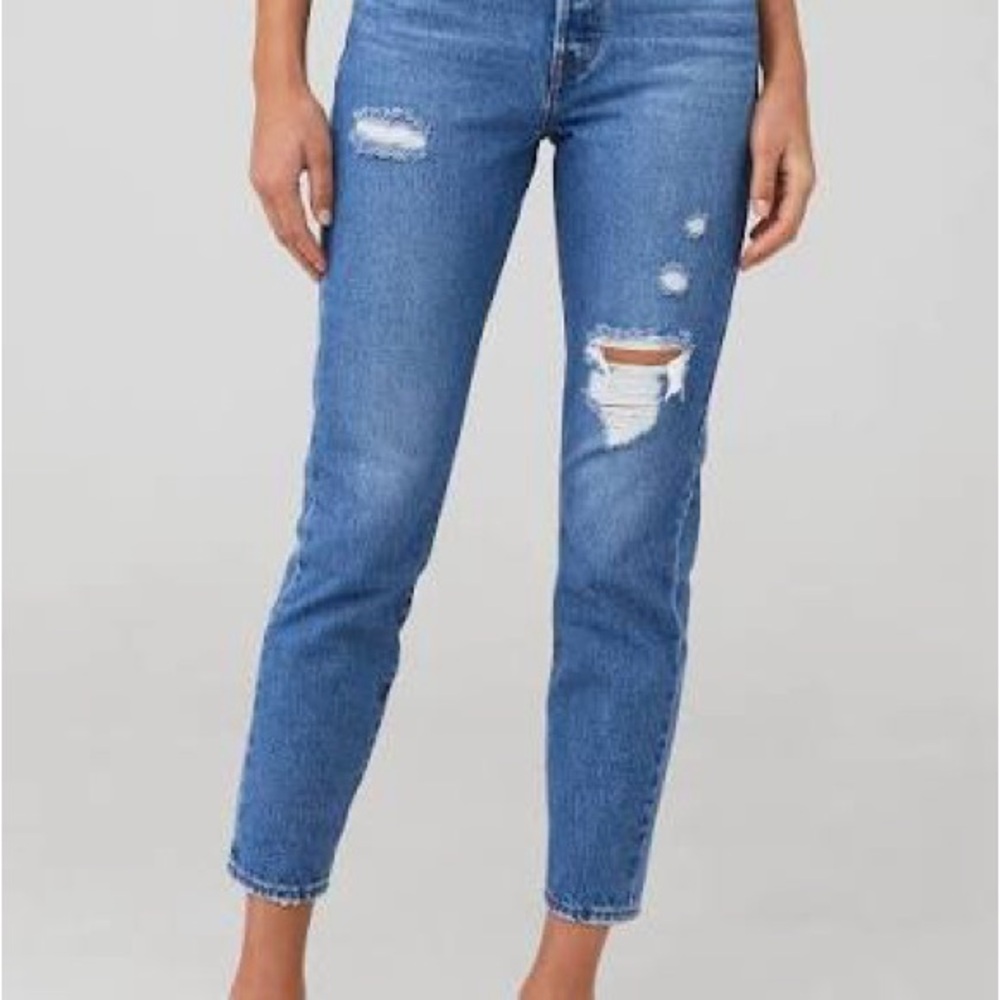 Levi’s Wedgie Icon Fit Jeans — Size 28